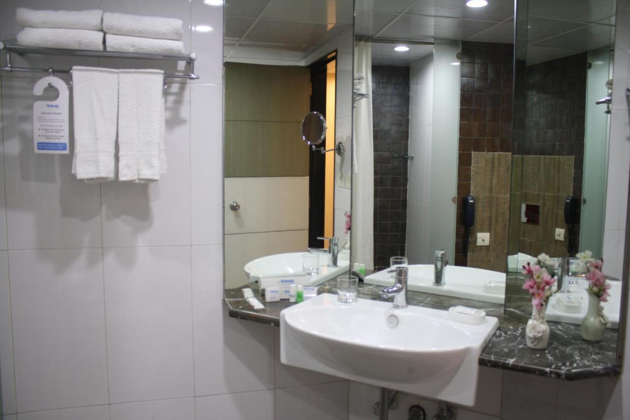 Orbett Hotel Пуна Экстерьер фото