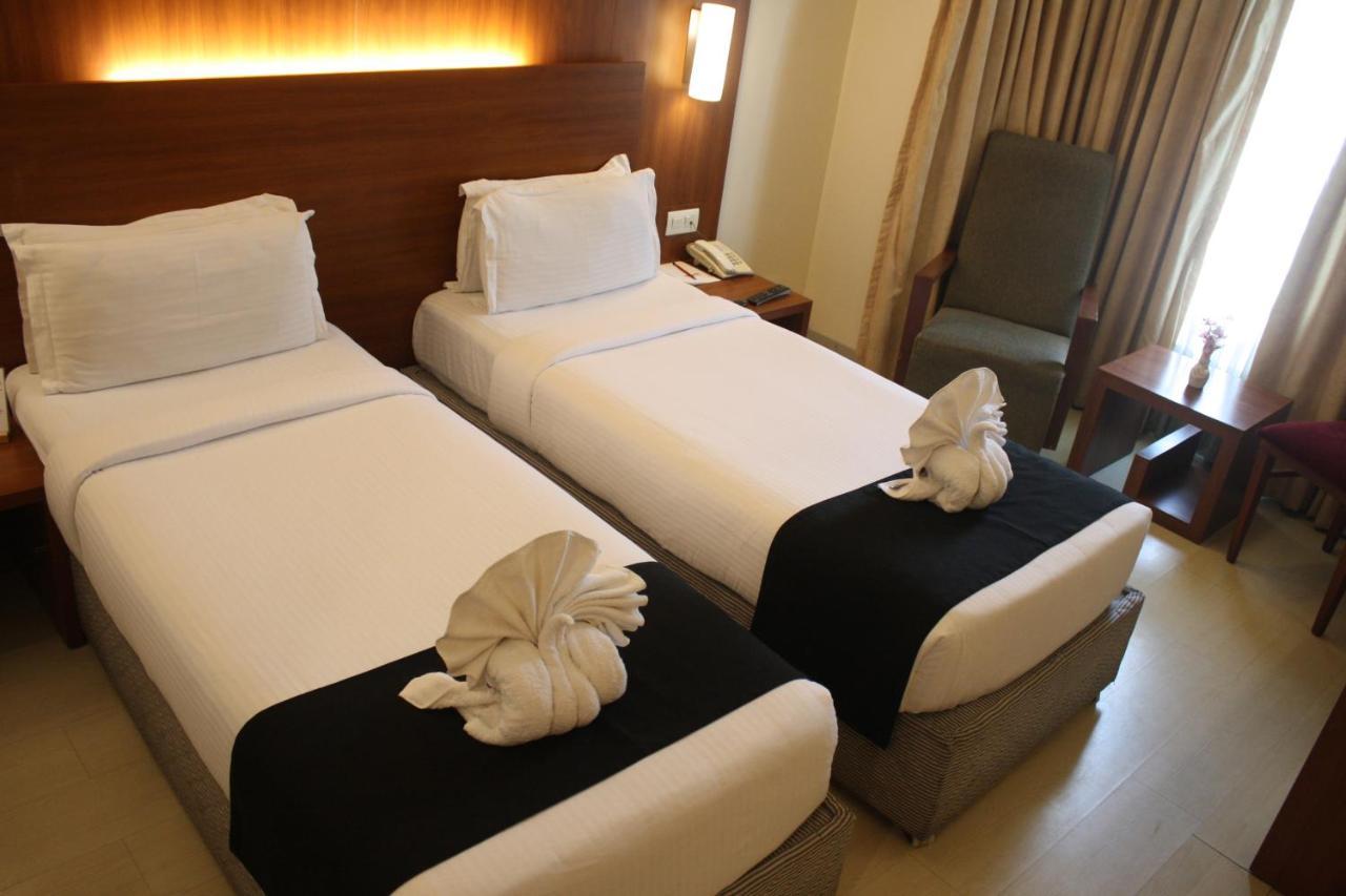 Orbett Hotel Пуна Экстерьер фото