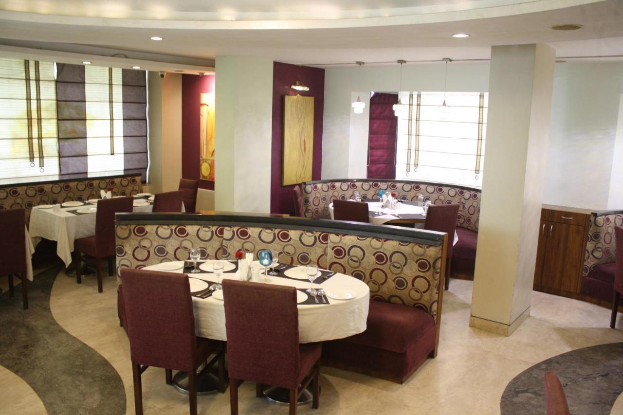 Orbett Hotel Пуна Экстерьер фото