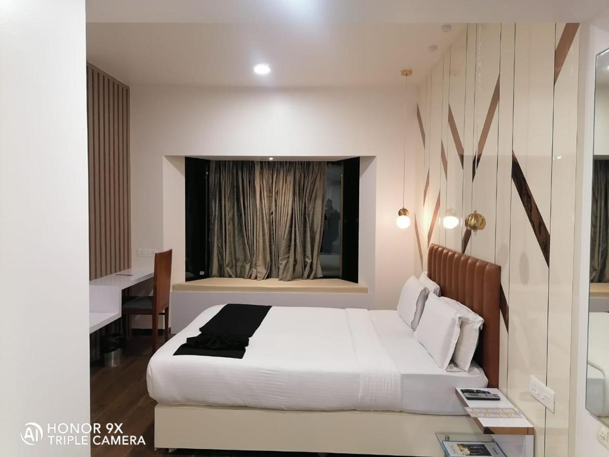 Orbett Hotel Пуна Экстерьер фото