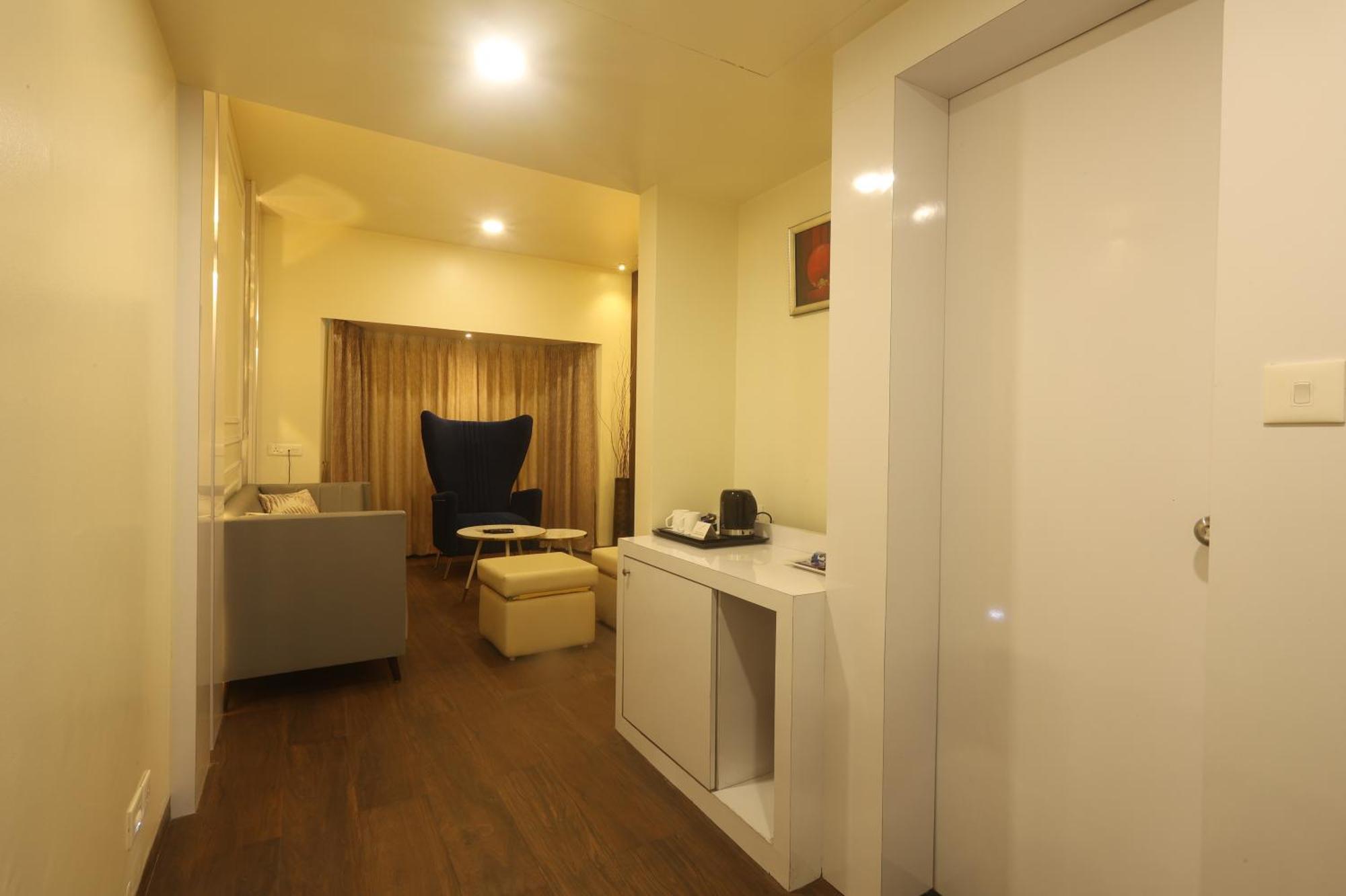 Orbett Hotel Пуна Экстерьер фото