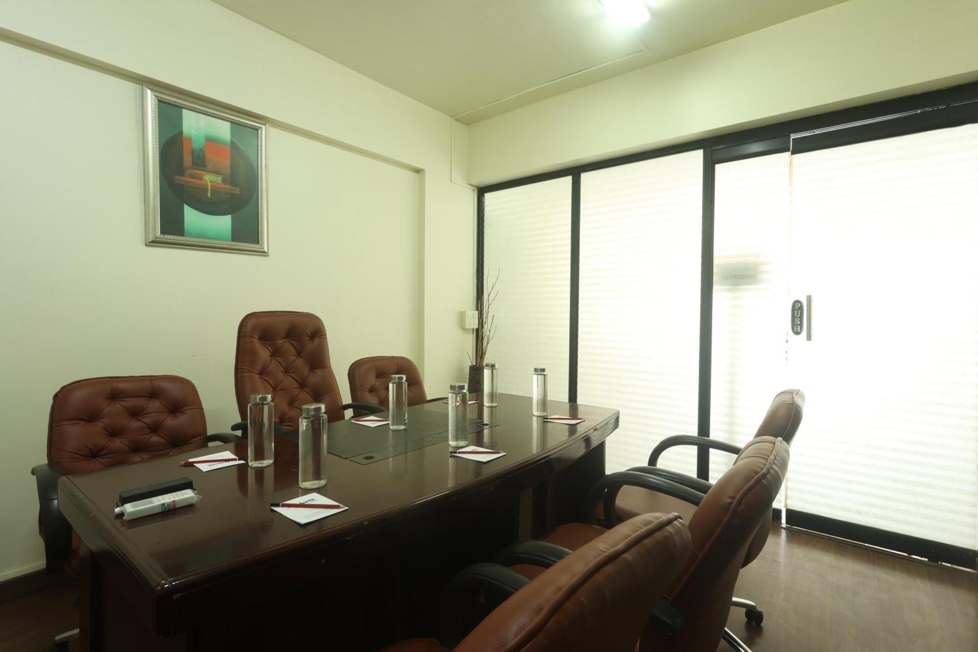 Orbett Hotel Пуна Экстерьер фото