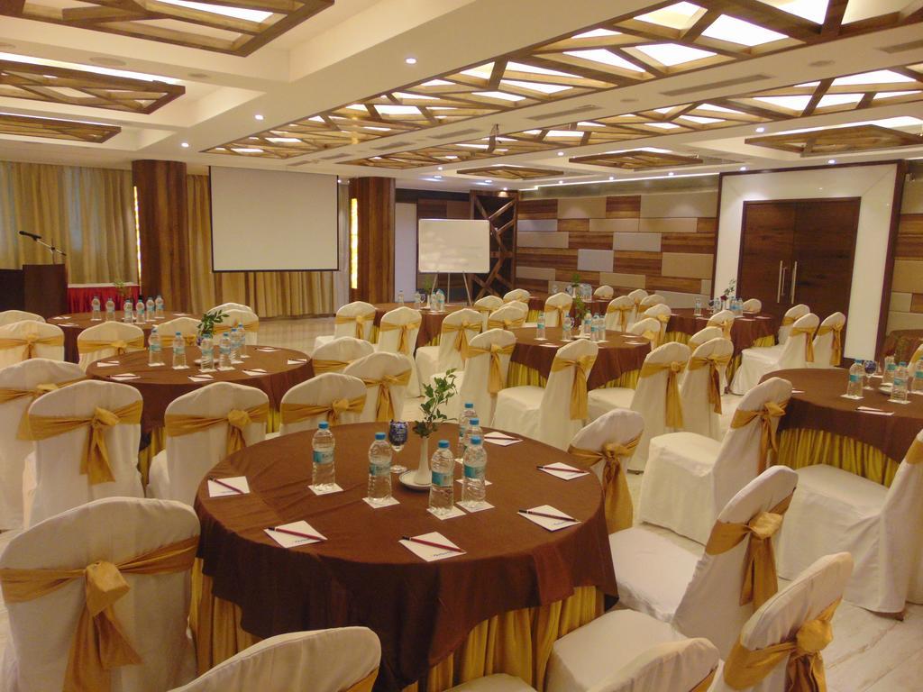 Orbett Hotel Пуна Экстерьер фото