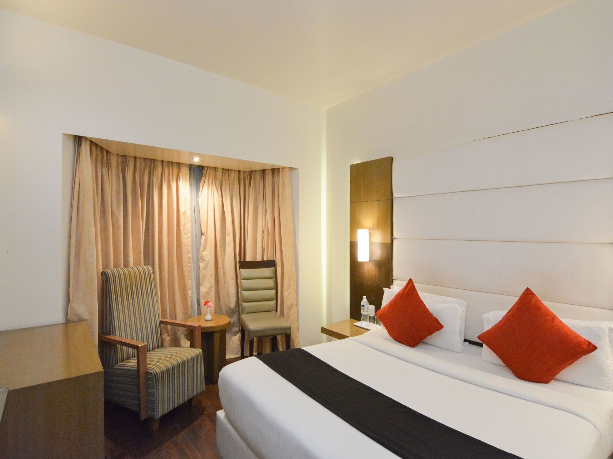 Orbett Hotel Пуна Экстерьер фото