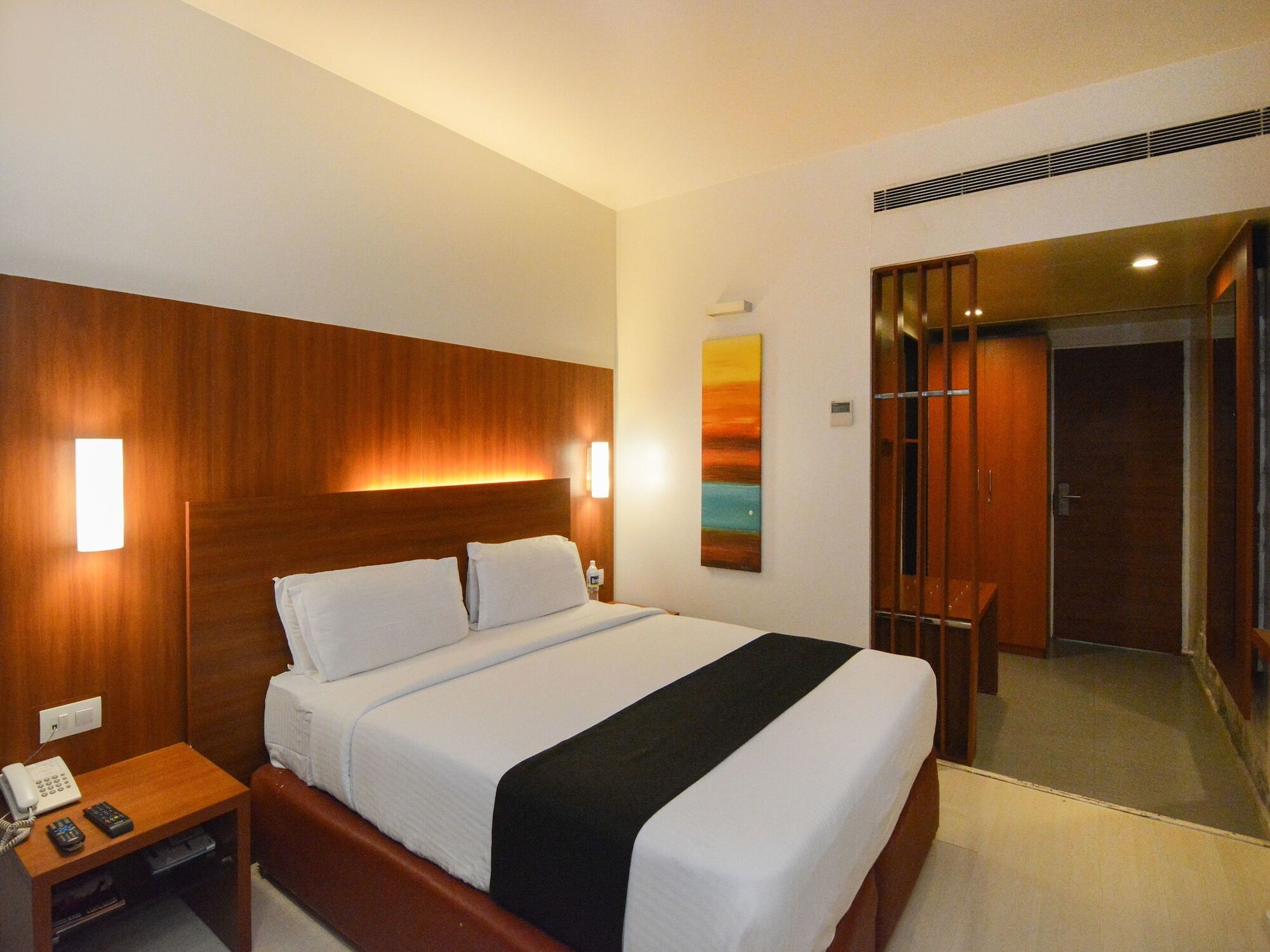 Orbett Hotel Пуна Экстерьер фото